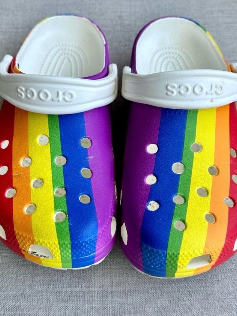 CROCS Classic Clog Rainbow 🌈 with White Heel Strap- Unisex W7/M5